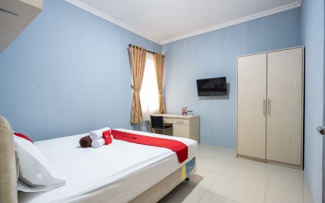 RedDoorz Plus near Siloam Karawaci - photo 4