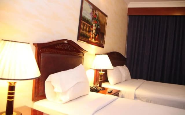 Mount Royal Hotel - photo 2