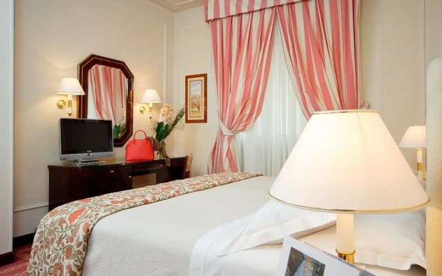 Hotel De La Ville - photo 1