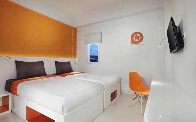 Starlet Hotel Serpong - photo 8