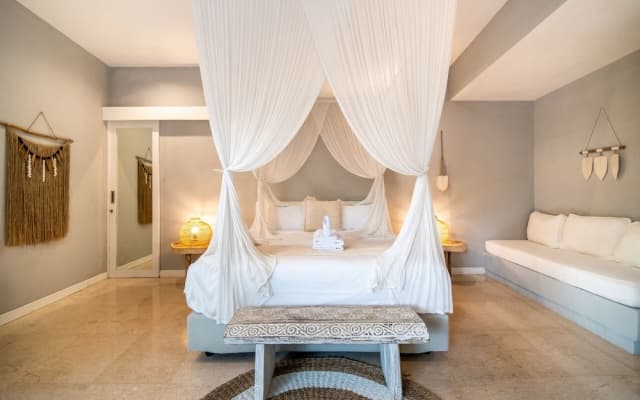 Romantic Jungle Villa, 1 BR, Ubud With Staff - photo 4