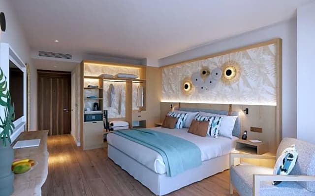 Mediterranean Palace - photo 2