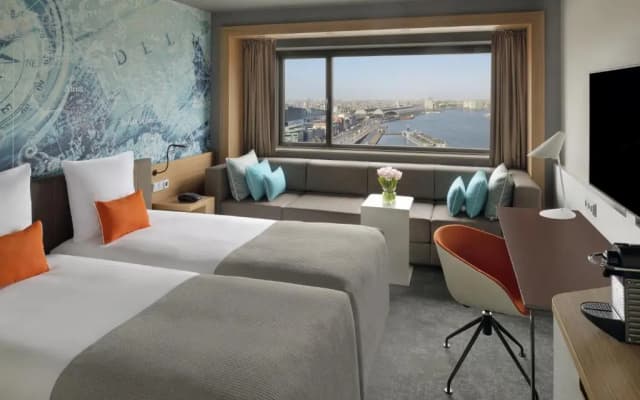 Mövenpick Hotel Amsterdam City Centre - photo 1