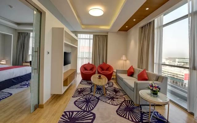 Royal Continental Hotel - photo 4