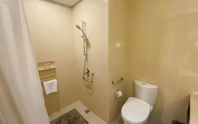 JS Luwansa Hotel and Convention Center - photo 9