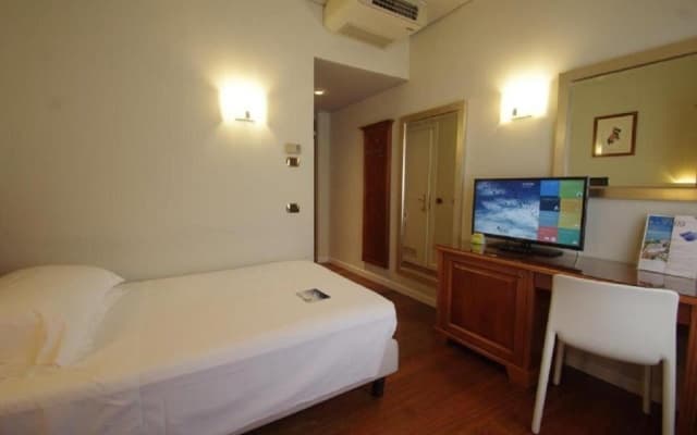 Hotel Plaza Venice - photo 2