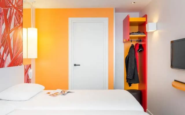 ibis Styles Paris La Defense Courbevoie - photo 2