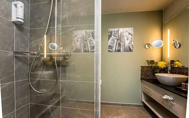 Leonardo Royal Hotel Barcelona Fira - photo 7