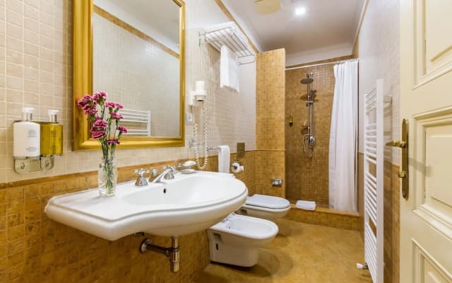 Hotel Caruso Old Town Prague - photo 7