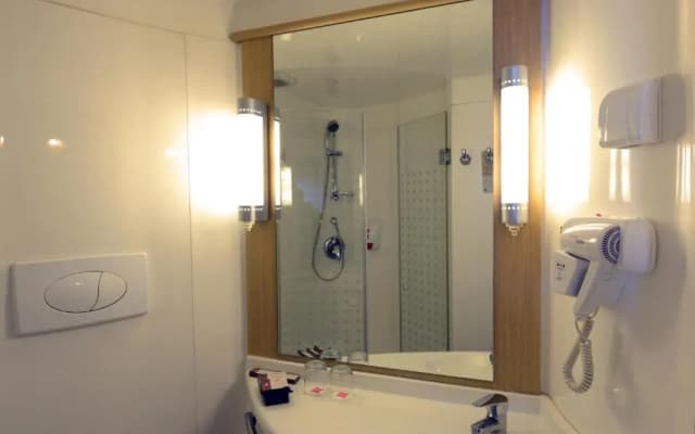Ibis Gading Serpong - photo 2