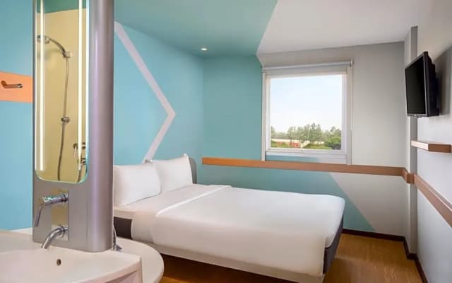 Hotel ibis budget Jakarta Airport - photo 9