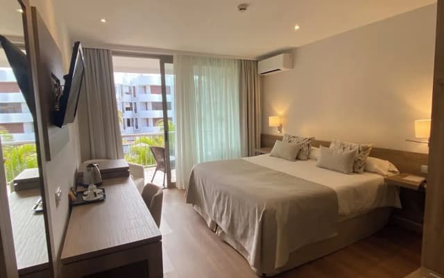 Hotel Colón Rambla - photo 1