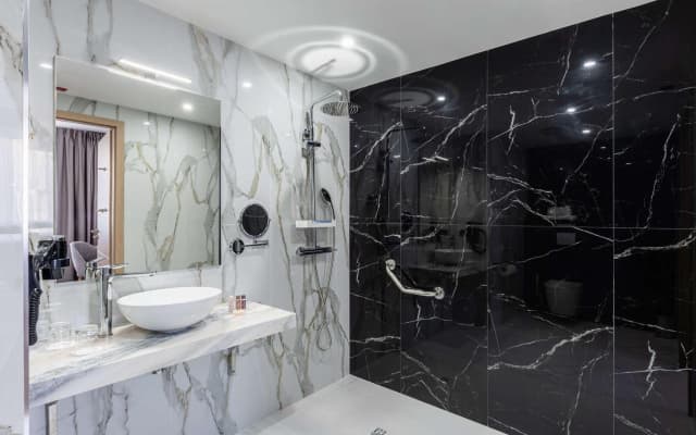 Brit Hotel Privilège Paris - Rosny - photo 9
