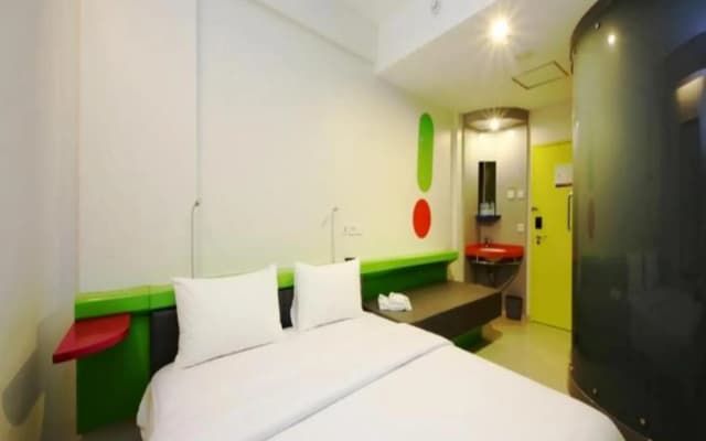 POP! Hotel Airport Jakarta - photo 2