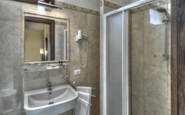 Hotel Scandinavia - photo 2