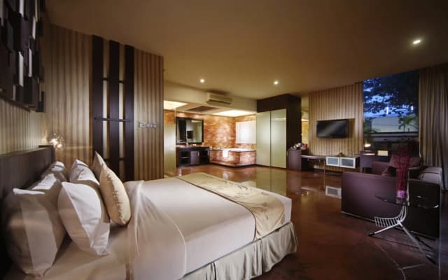 FM7 Resort Hotel - photo 7