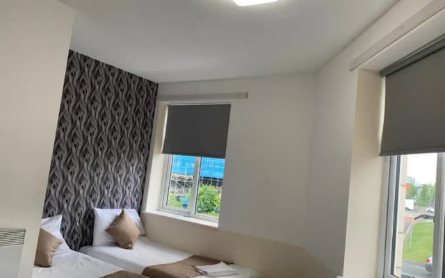 Imperial Salford Hotel - photo 2