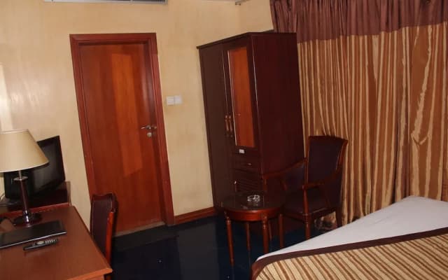 Mount Royal Hotel - photo 10
