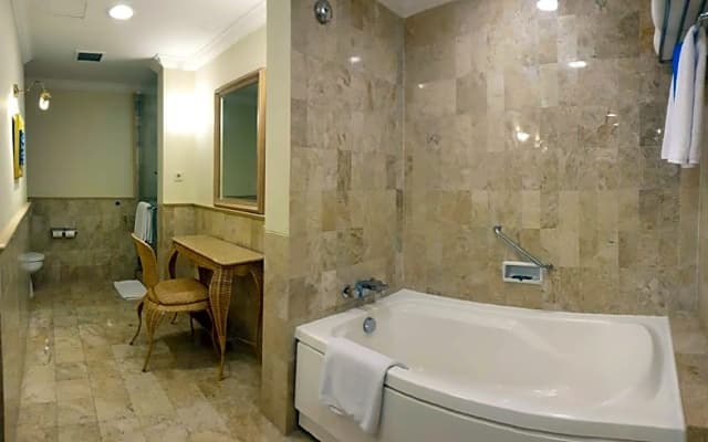 Aryaduta Lippo Village - photo 8
