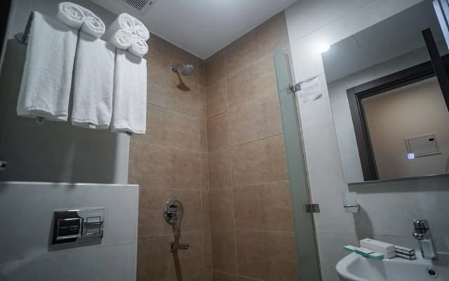 Worth Elite Hotel - photo 7