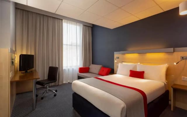 Holiday Inn Express - Edinburgh City Centre by IHG - photo 2
