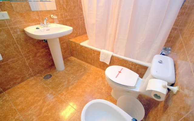 Hotel Adonis Capital - photo 9