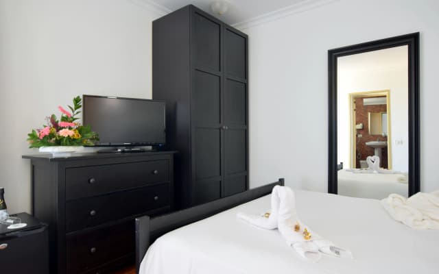 Hotel Adonis Capital - photo 3