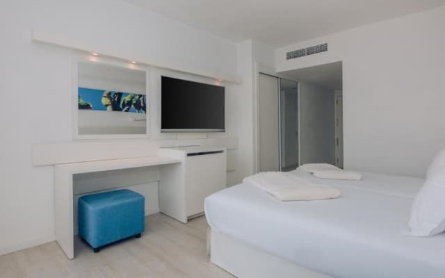 Iberostar Waves Bouganville Playa - photo 2