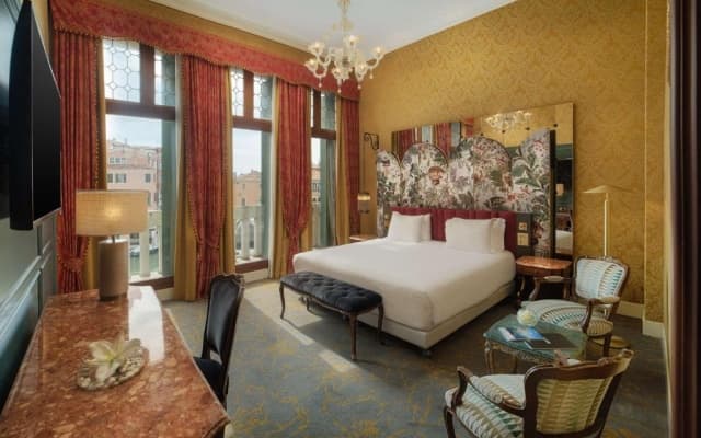 NH Venezia Santa Lucia Hotel - photo 1