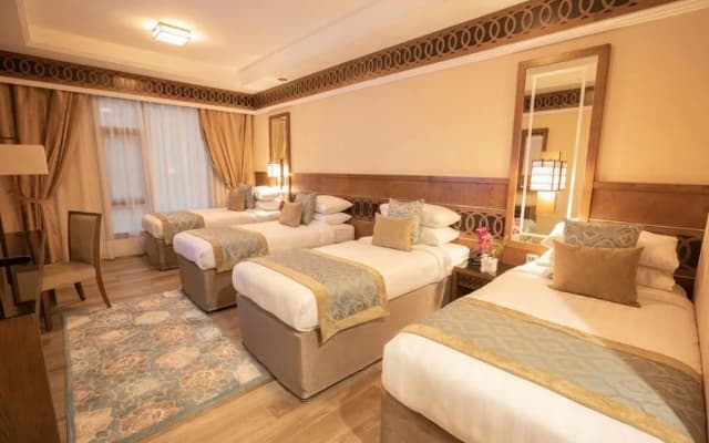 Violet Hotel - photo 4