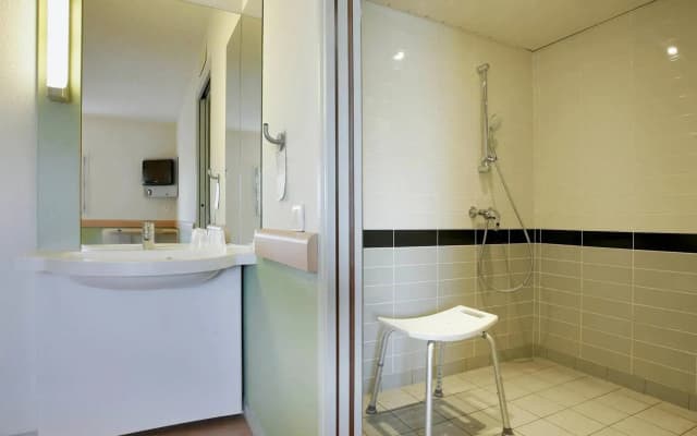 ibis budget Villemomble - photo 9