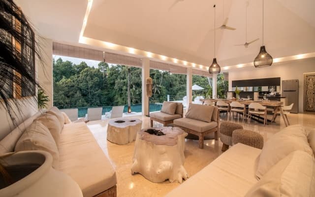 Limitless Jungle Villas Complex, 5 BR, Ubud With Staff - photo 1