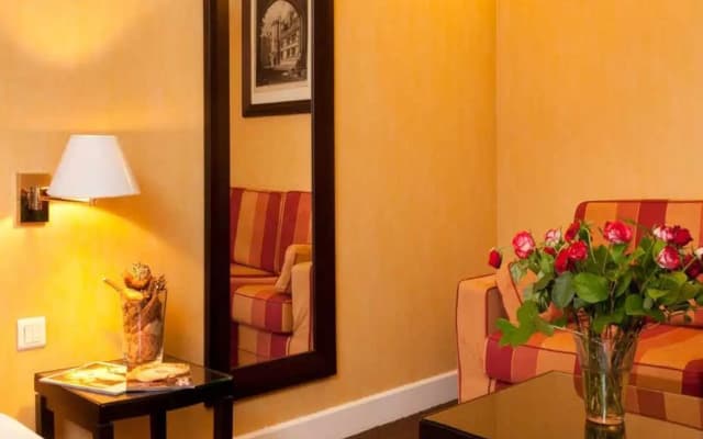 Hotel De La Jatte - photo 1
