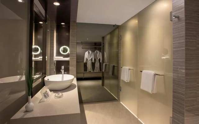 Carlton Hotel Singapore - photo 1