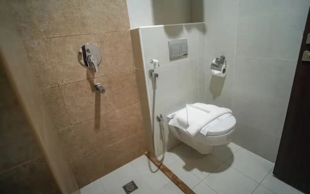 Worth Elite Hotel - photo 6