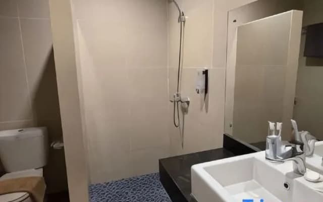 Marilyn Hotel Serpong - photo 9