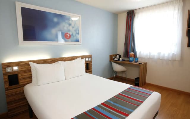 Travelodge Barcelona Poblenou - photo 3