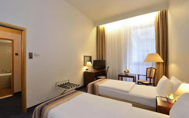 Danubius Hotel Hungaria City Center - photo 2