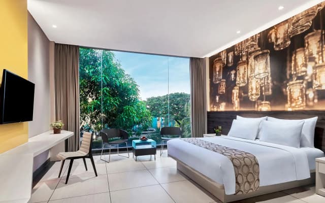 FM7 Resort Hotel - photo 4