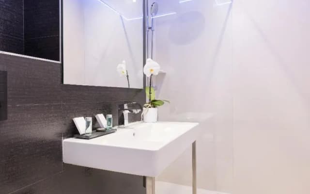 Le Bon Hôtel - photo 2