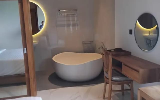 Sujiwa Ubud Hotel & Villa - photo 2