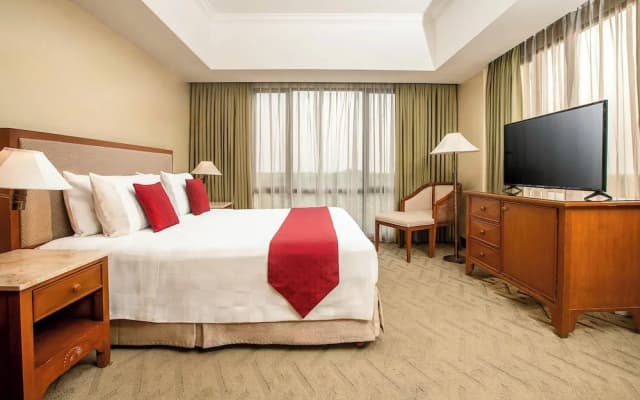 Aryaduta Lippo Village - photo 2