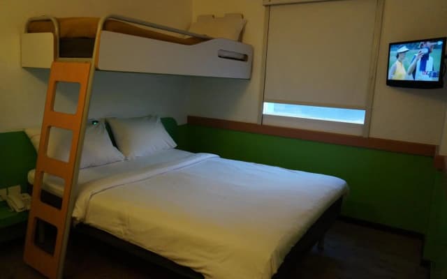 Hotel ibis budget Jakarta Airport - photo 5
