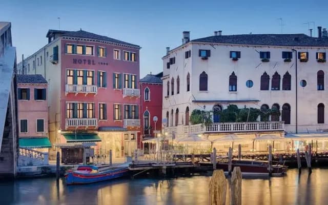 NH Venezia Santa Lucia Hotel - photo 8