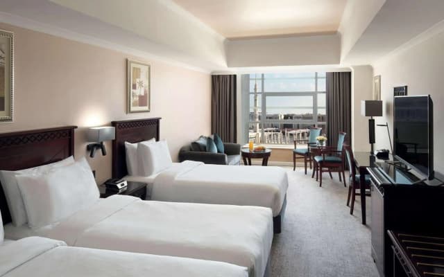 Anwar Al Madinah Mövenpick Hotel - photo 4