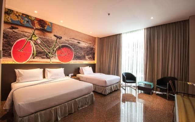 FM7 Resort Hotel - photo 4