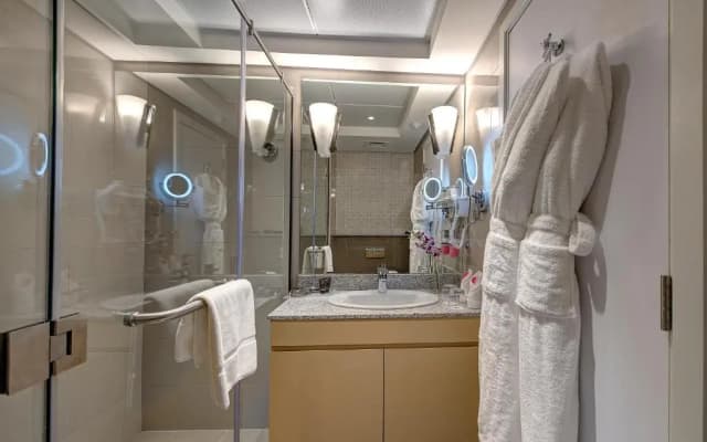 Royal Continental Hotel - photo 5
