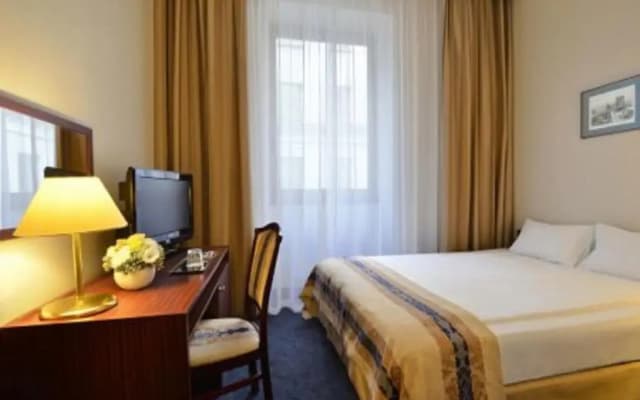 Danubius Hotel Hungaria City Center - photo 2