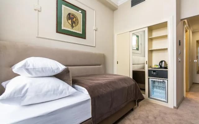 Hotel Caruso Old Town Prague - photo 3