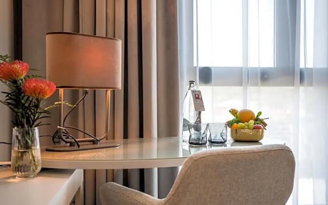 Leonardo Royal Hotel Barcelona Fira - photo 8